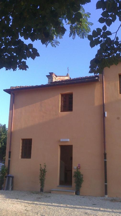 Hostal Badia Altopascio Buitenkant foto