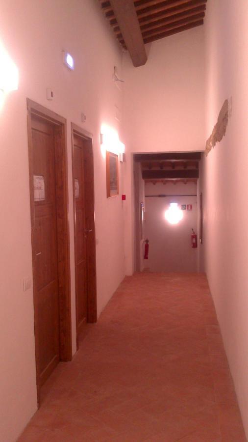 Hostal Badia Altopascio Buitenkant foto
