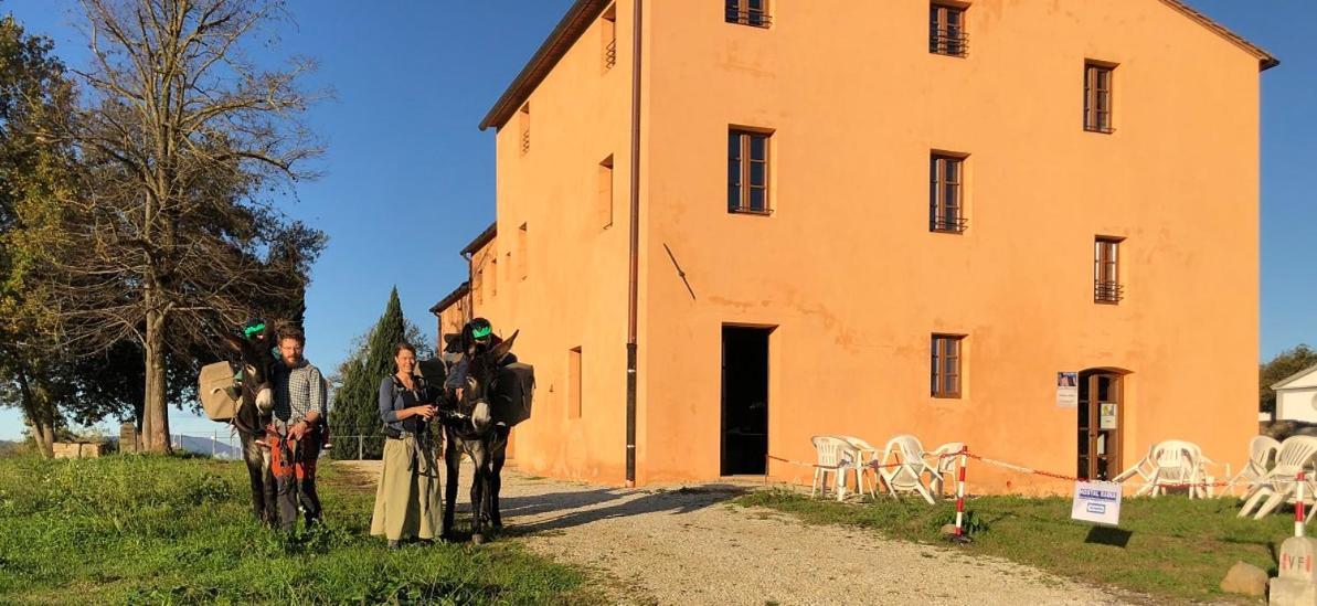 Hostal Badia Altopascio Buitenkant foto